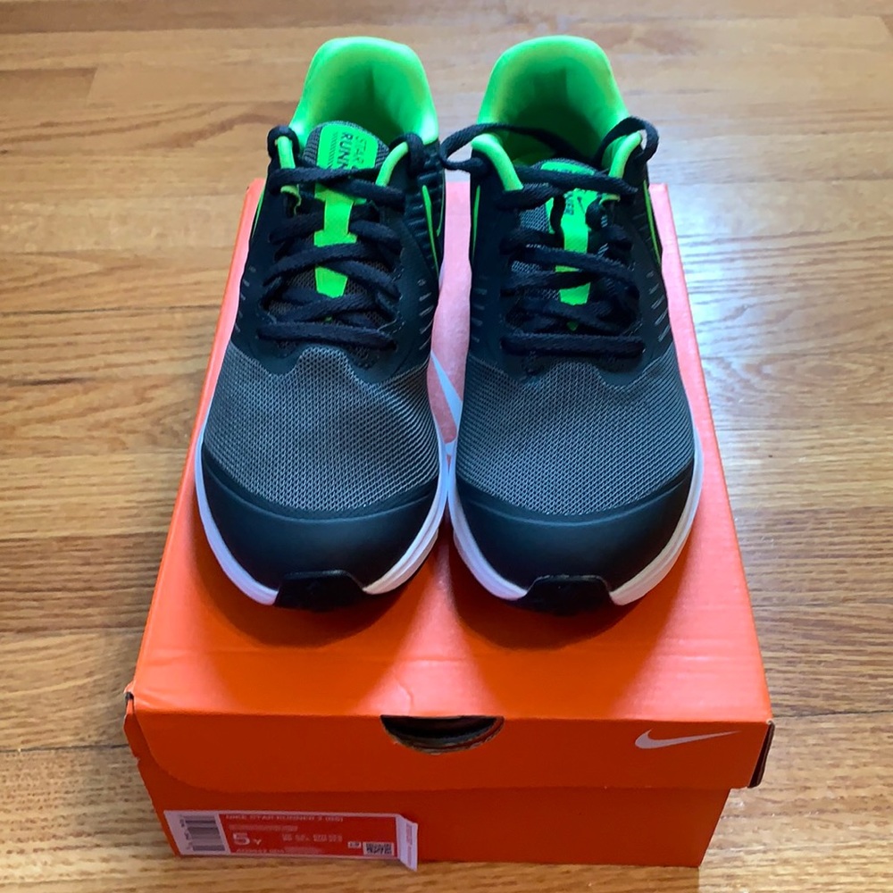 Boys Nike Sneakers